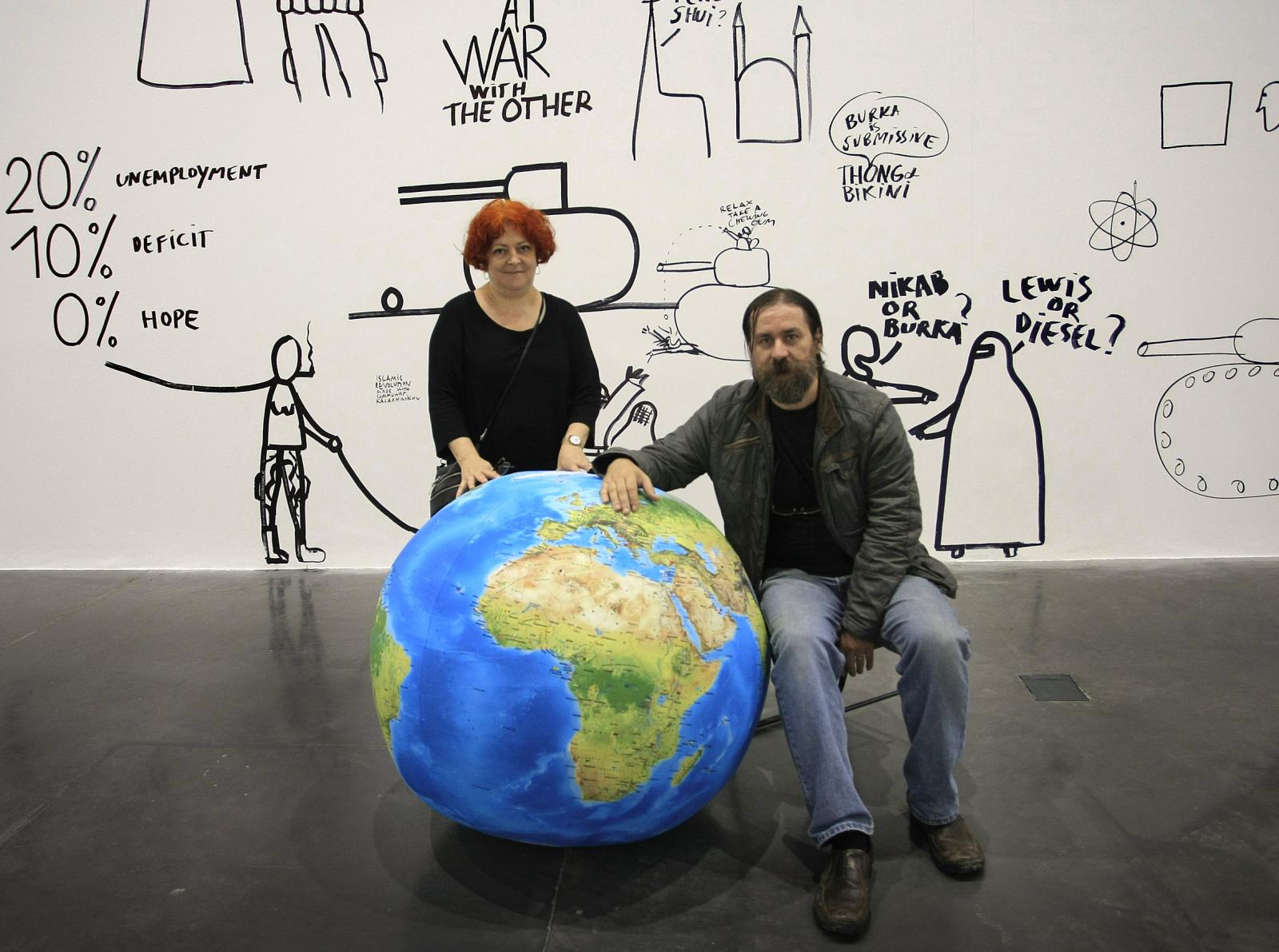 Artist Talk cu Lia Perjovschi si Dan Perjovschi